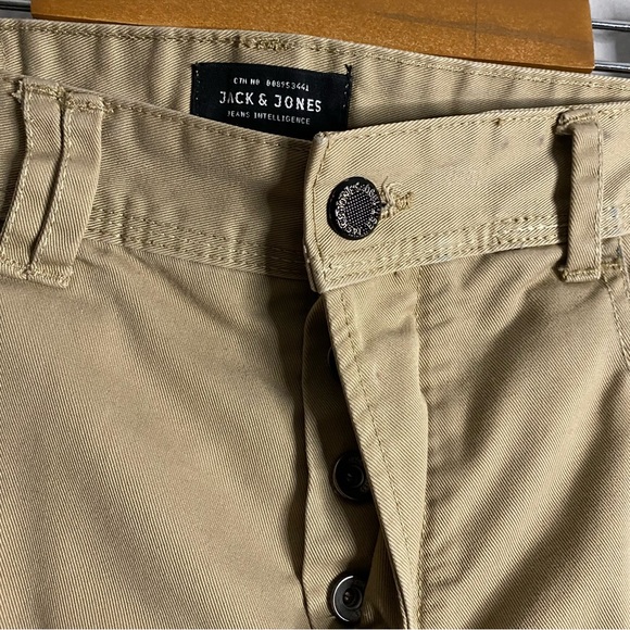 Jack & Jones Men's Tan Khaki Anti Fit Button Fly Shorts - Picture 7 of 12